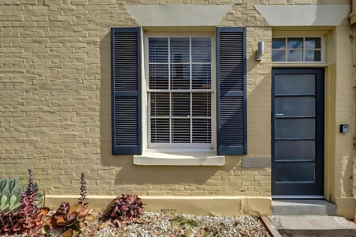 'Thirteen' - Heritage Terrace In Battery Point Hobart